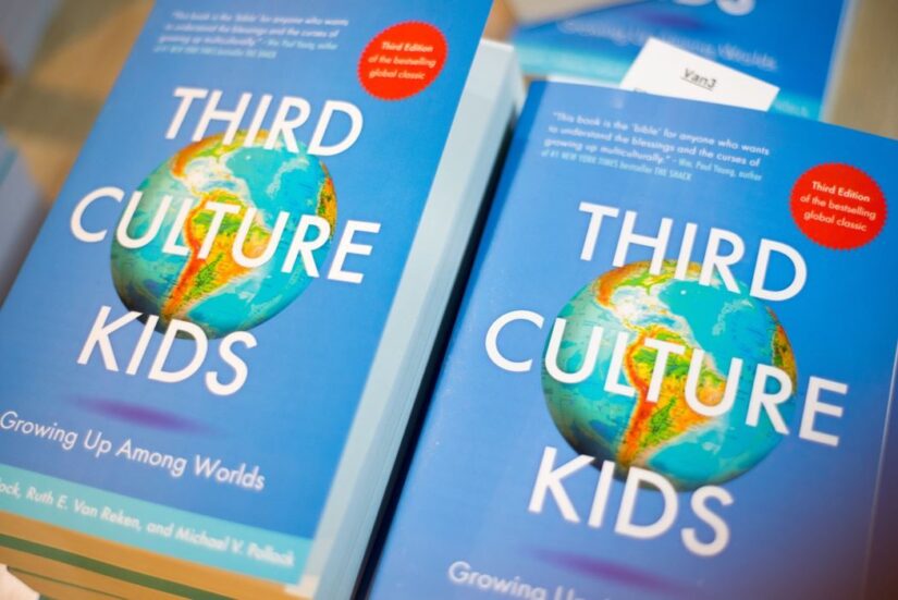 Covers of books "Third culture kids"